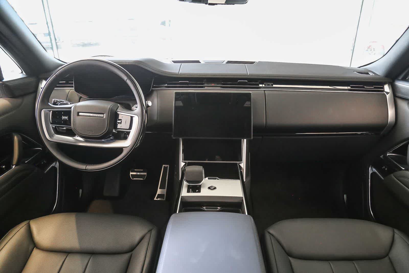 New 2026 Land Rover Range Rover Long Wheelbase SE AWD/4WD image 11