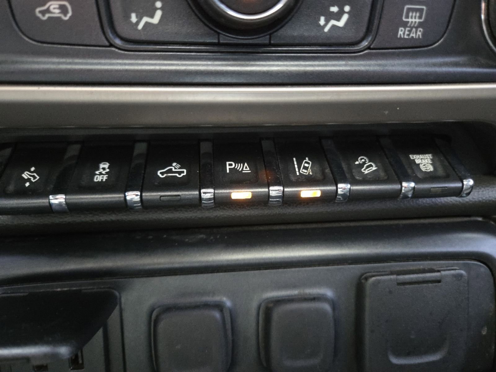 Used 2018 GMC Sierra 2500 Denali w/ Duramax Plus Package image 12