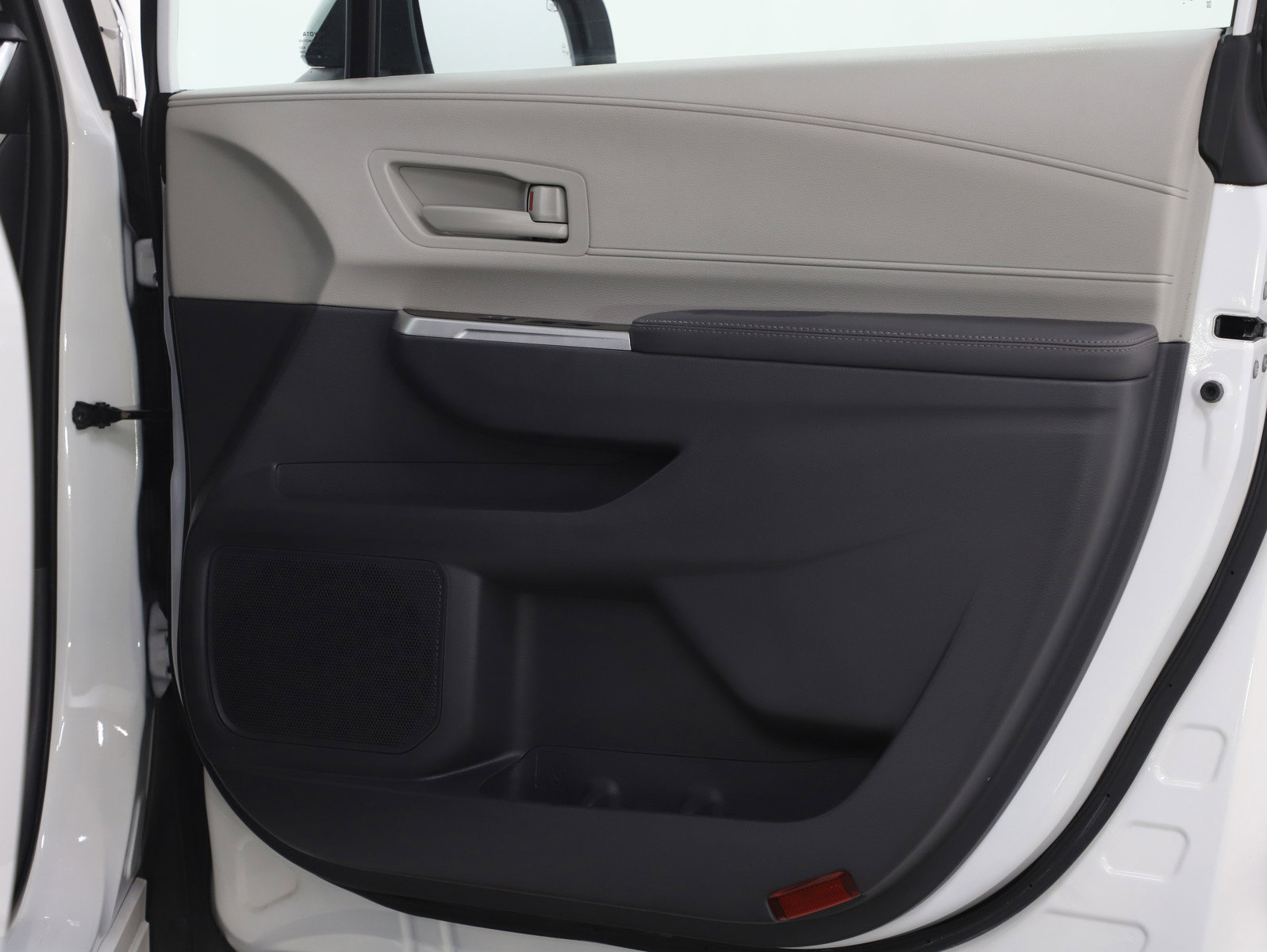 Used 2022 Toyota Sienna LE FWD image 11