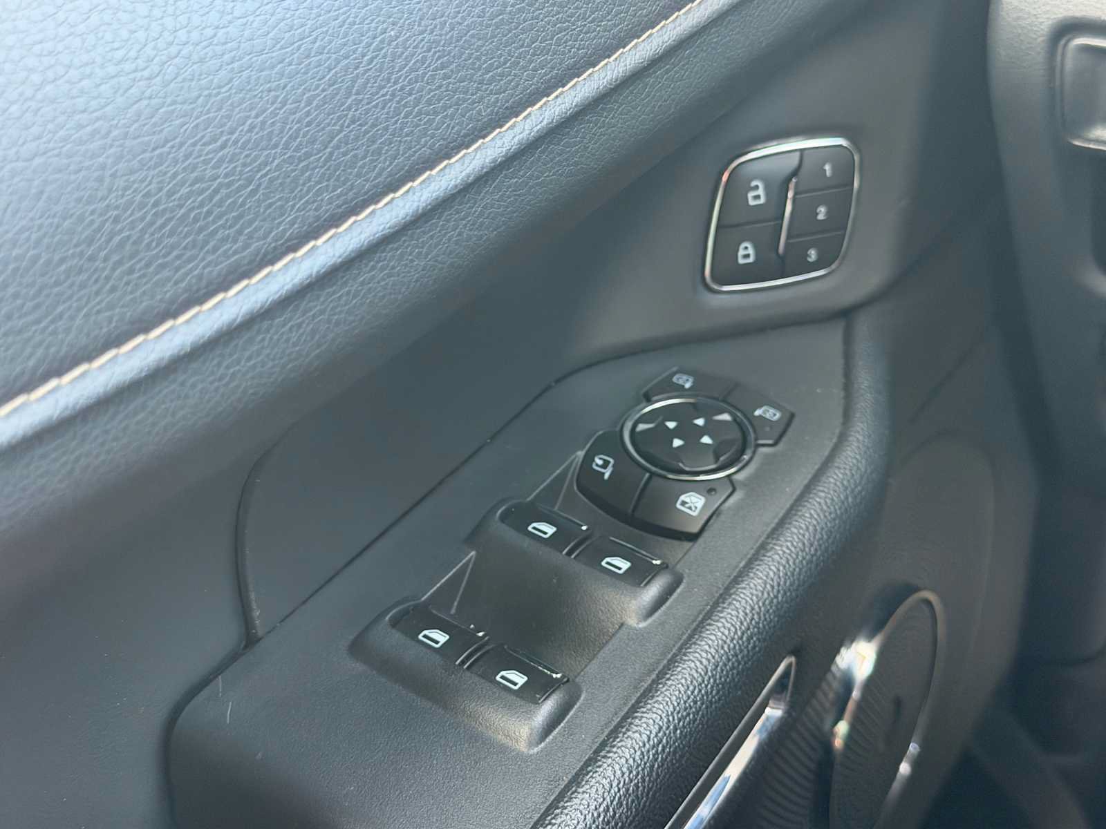 Used 2024 Ford Expedition Max XLT AWD/4WD image 4