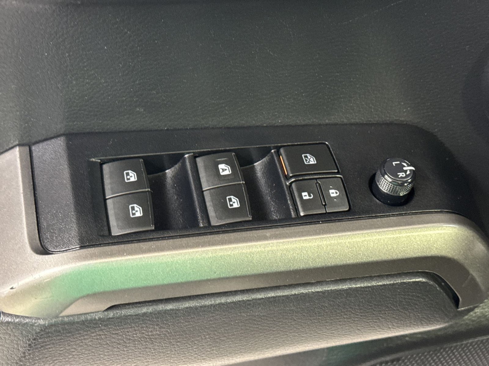 Used 2022 Toyota Tacoma SR5 AWD/4WD image 27