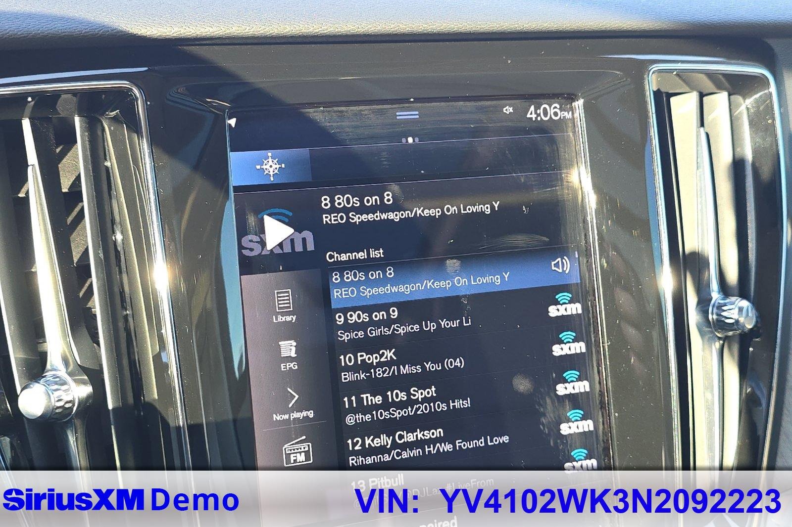 Used 2022 Volvo V60 T5 Cross Country w/ Advanced Package image 32