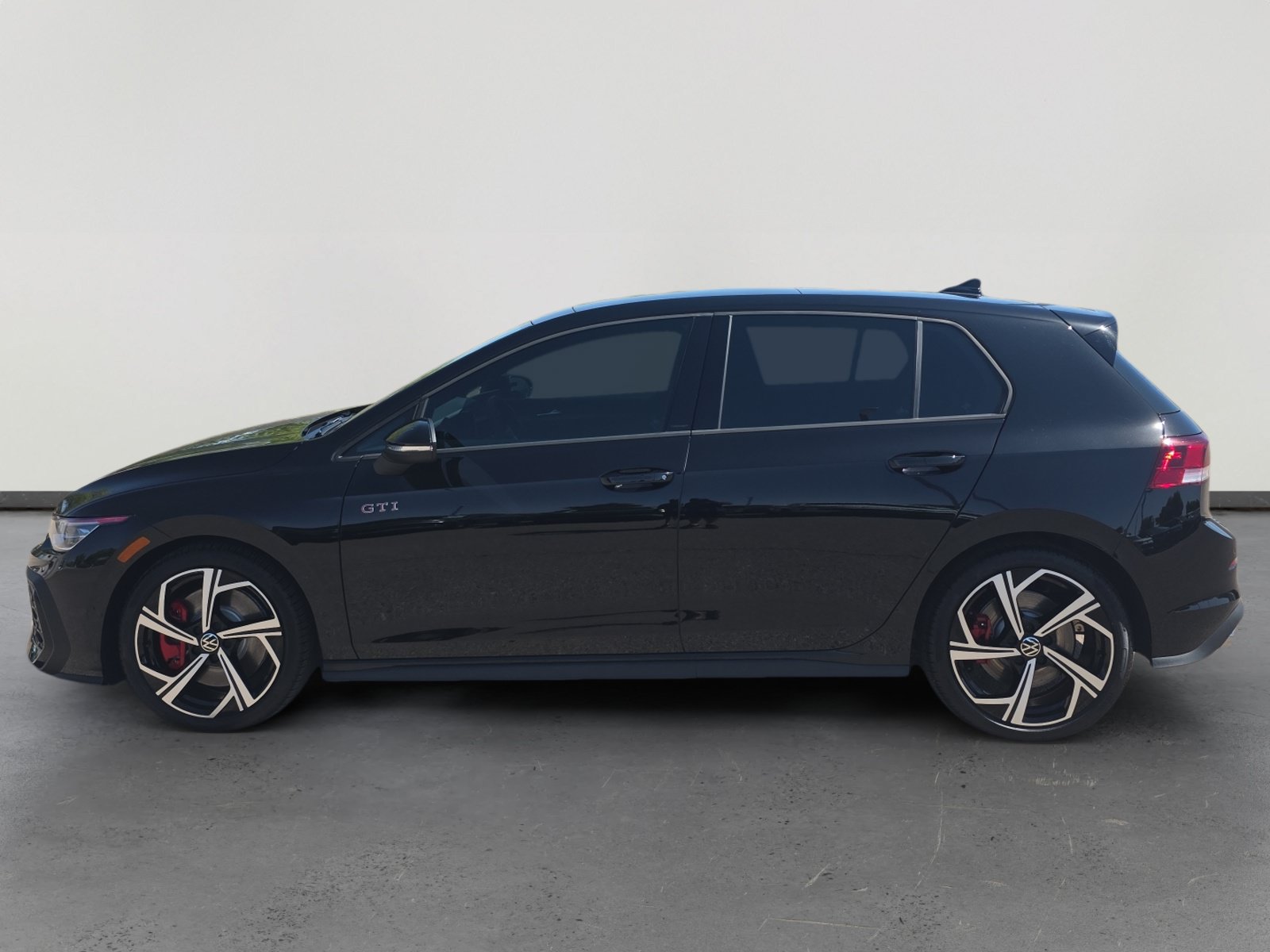 Certified 2025 Volkswagen Golf S FWD image 2