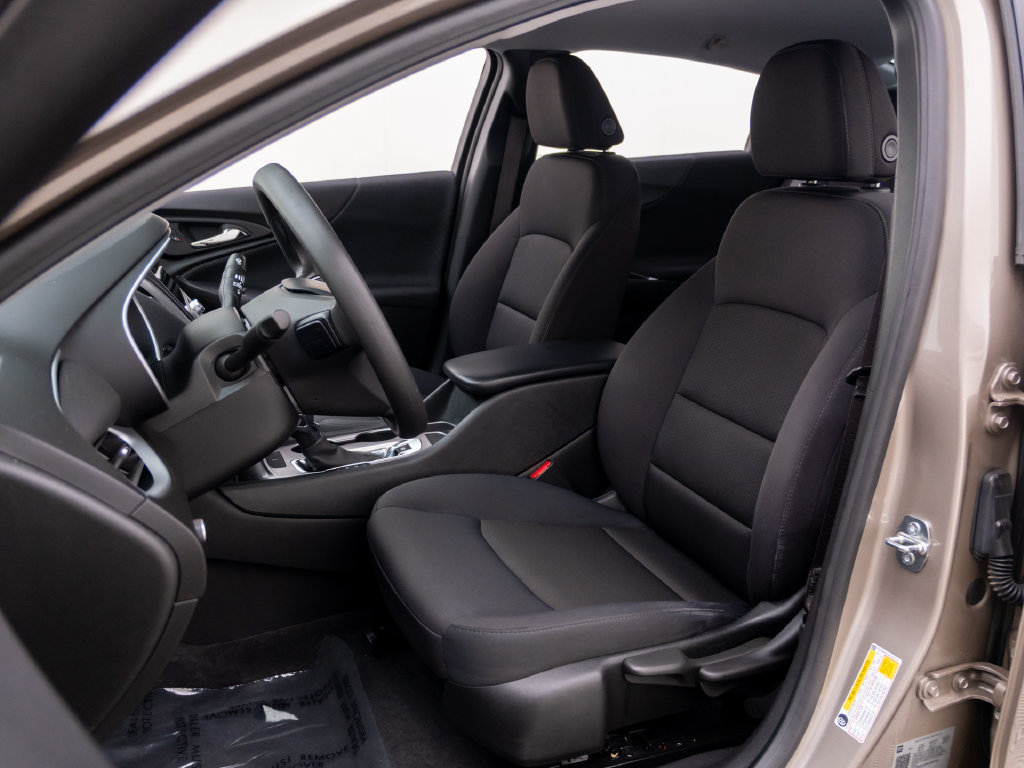 Used 2023 Chevrolet Malibu LS FWD image 17