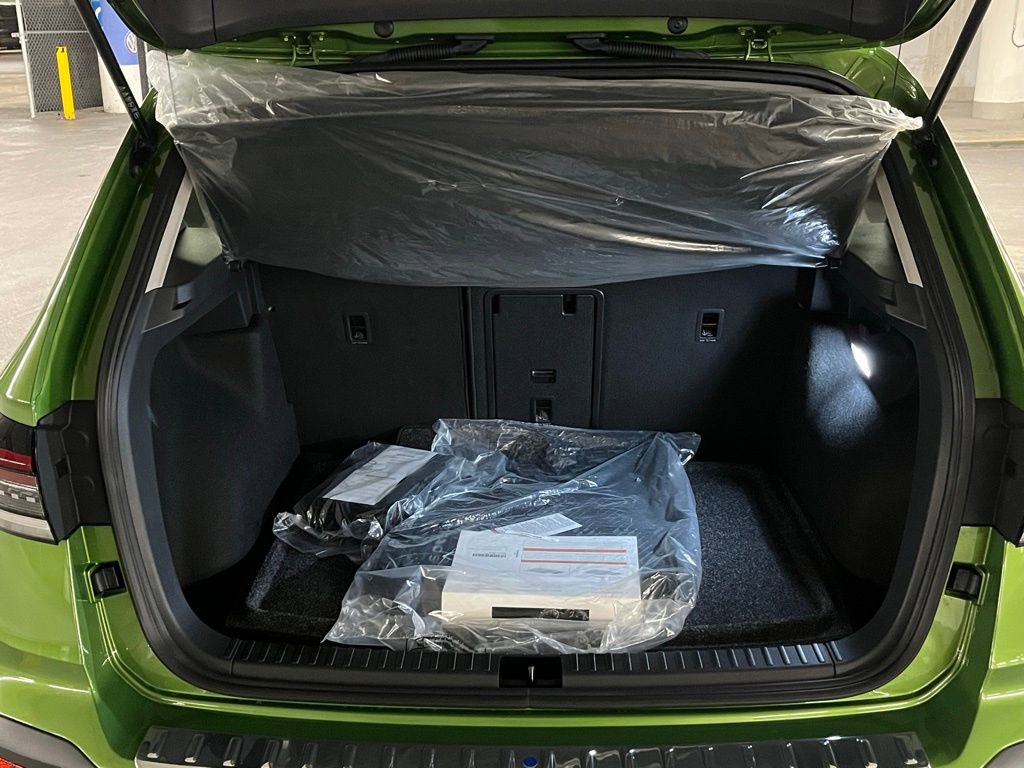 New 2026 Volkswagen Taos SEL image 37