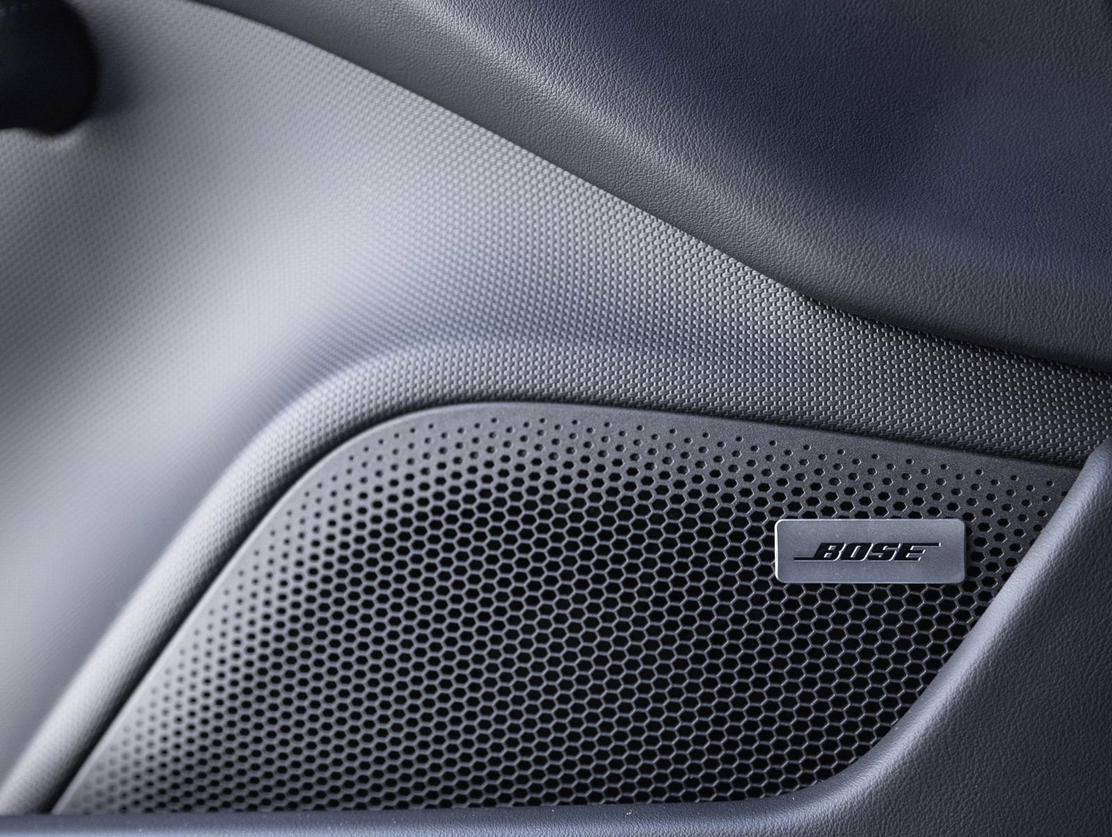 New 2026 Porsche Taycan image 21