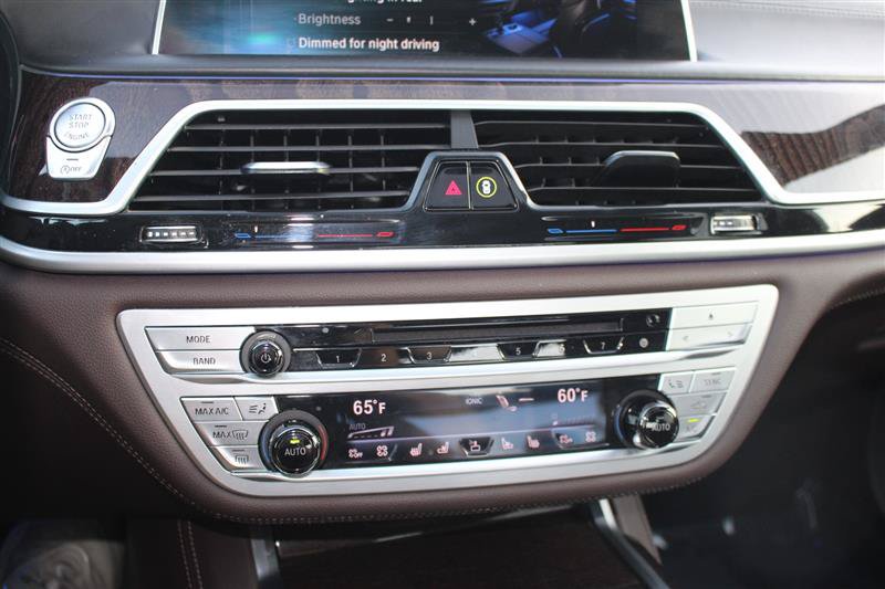 Used 2018 BMW 750i xDrive AWD/4WD image 21