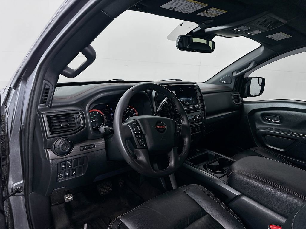 Used 2022 Nissan Titan PRO-4X w/ Pro-4x Convenience Package image 9