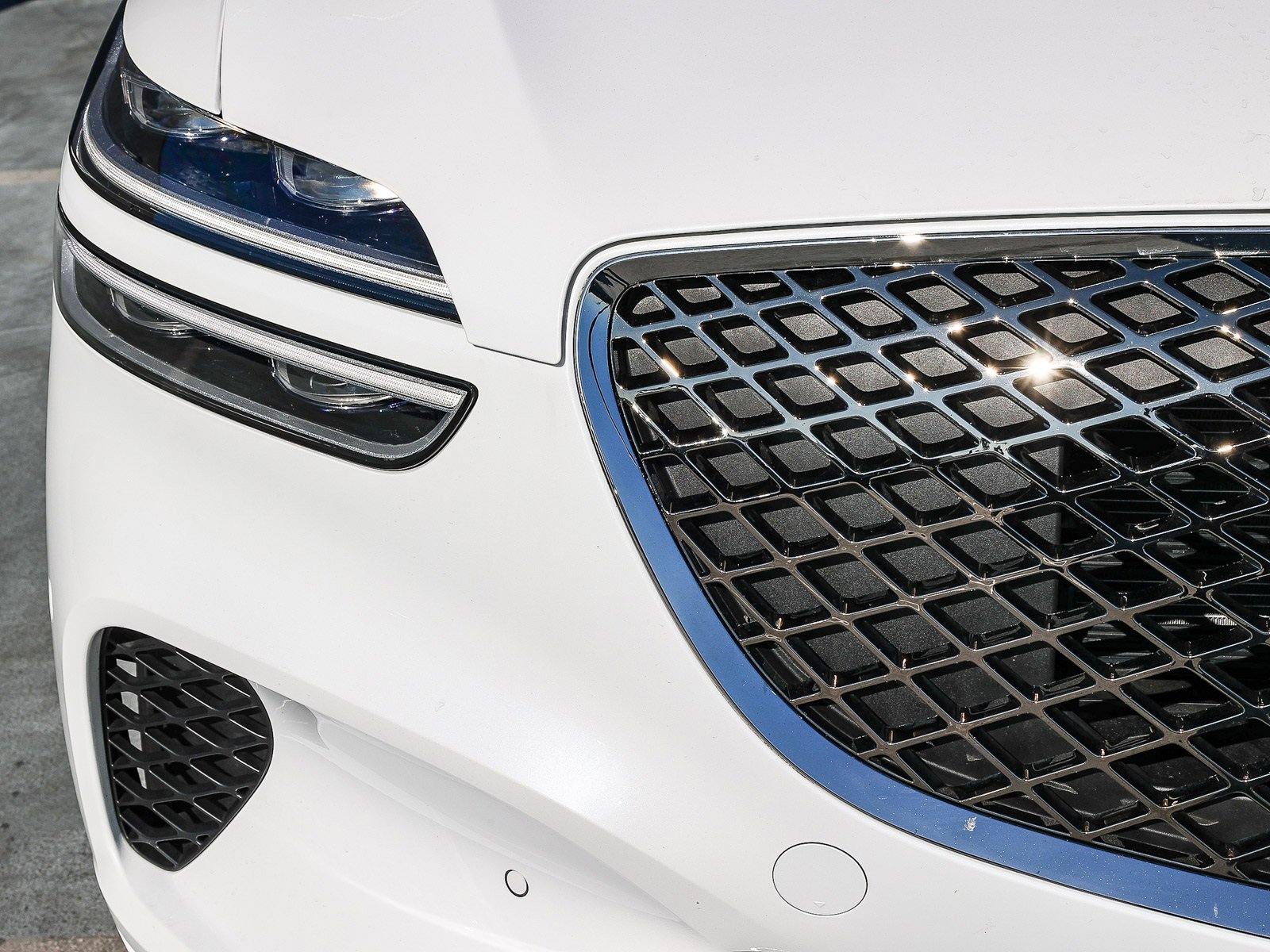 Used 2023 Genesis GV70 2.5T w/ Advanced Package image 10