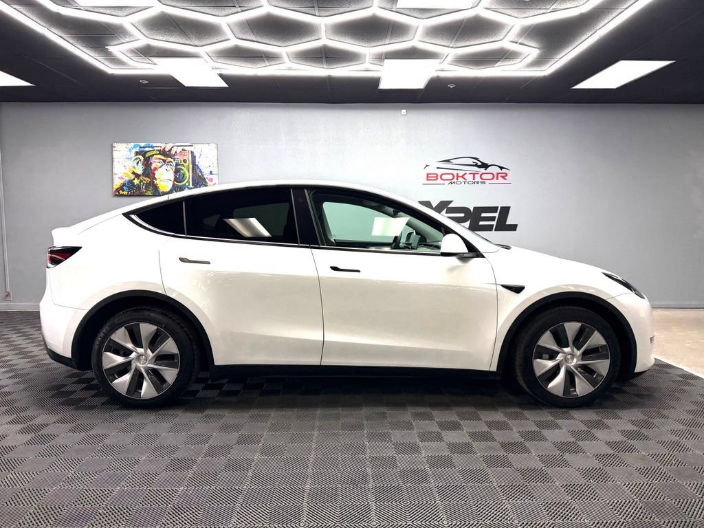 Used 2023 Tesla Model Y Long Range AWD/4WD image 16