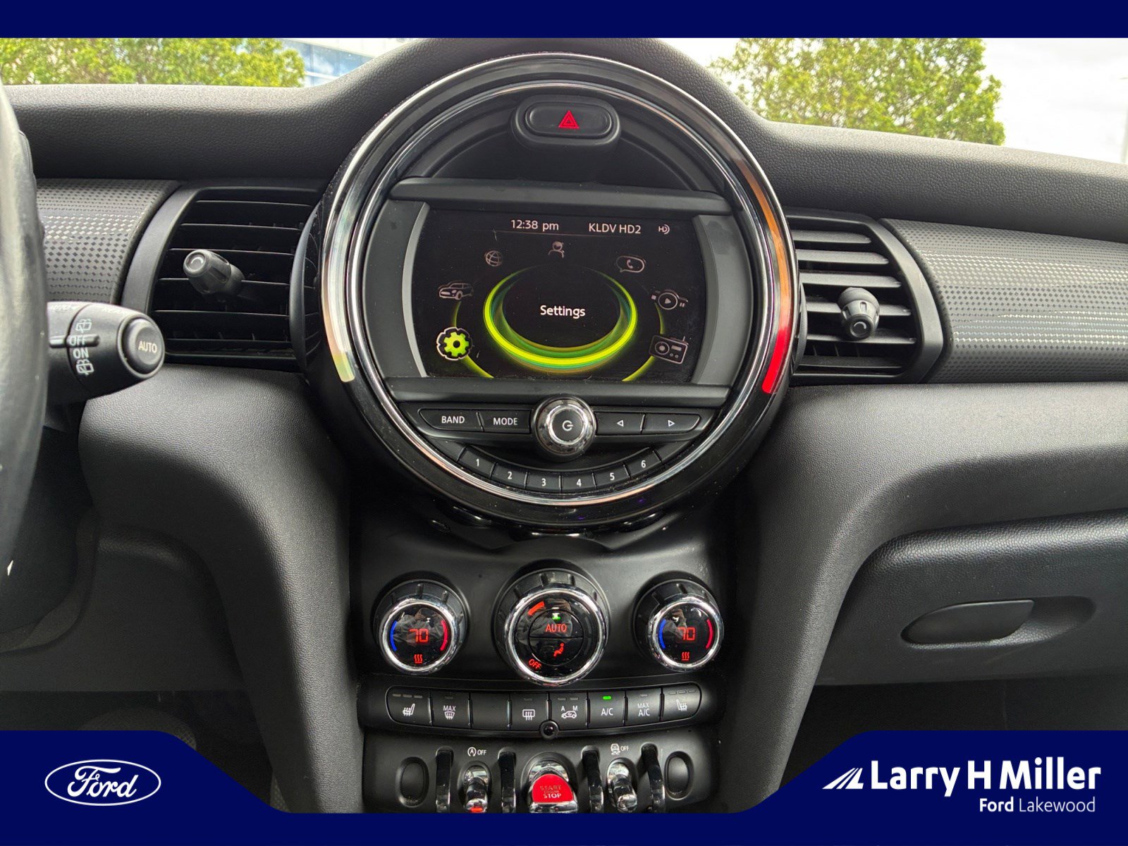 Used 2016 MINI Cooper 4-Door Hardtop image 12