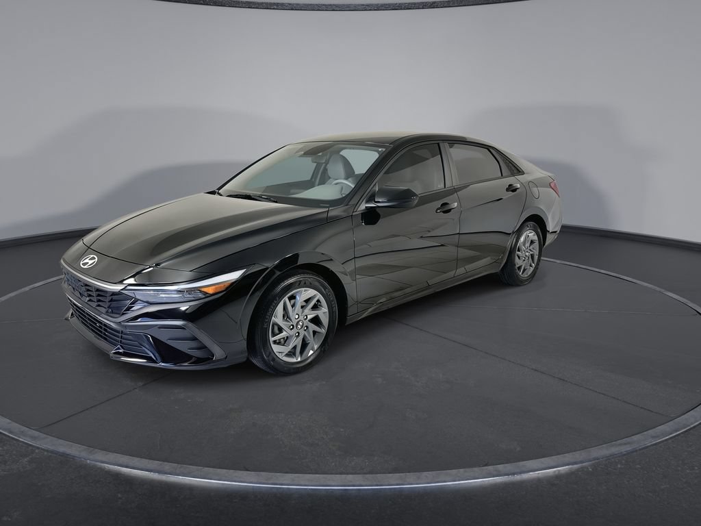 Certified 2025 Hyundai Elantra Hybrid FWD image 4