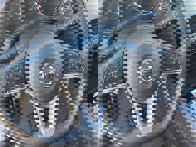 Used 2019 Nissan Rogue SV image 11