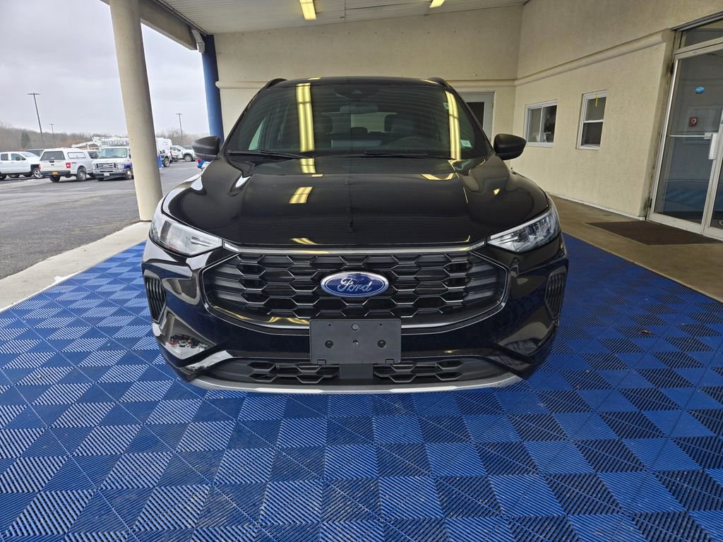 Used 2023 Ford Escape ST-Line w/ Tech Pack #1 image 2