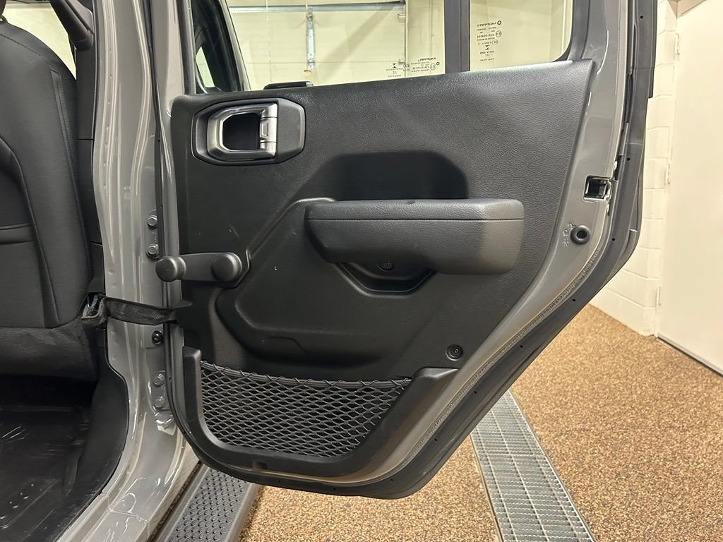 Used 2022 Jeep Wrangler Unlimited Sport AWD/4WD image 14