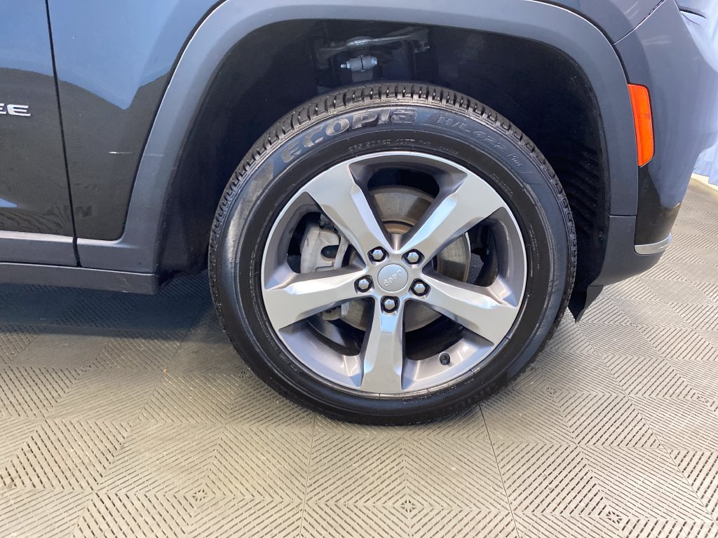 Certified 2021 Jeep Grand Cherokee L Limited AWD/4WD image 43