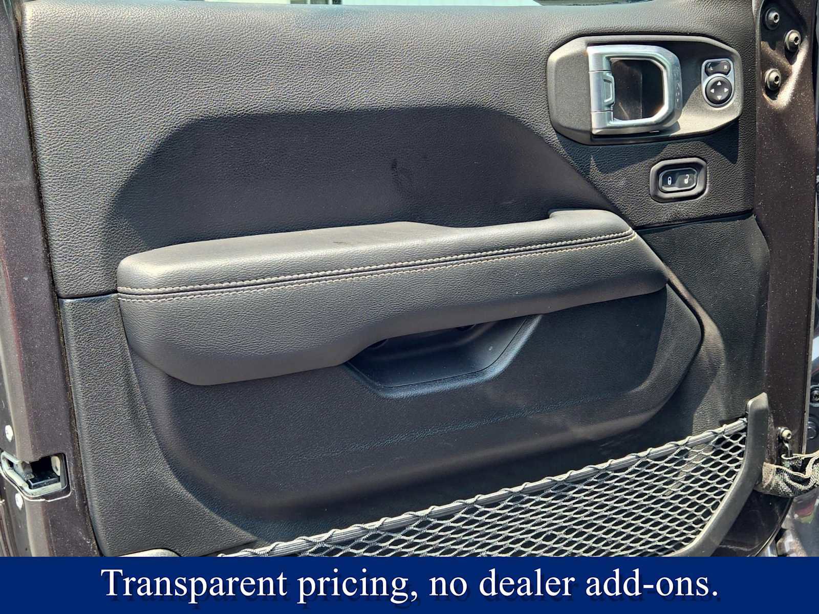 Used 2020 Jeep Wrangler Unlimited Sahara image 41