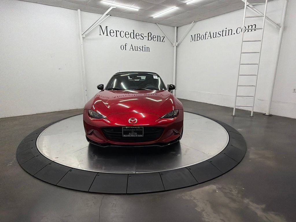 Used 2021 MAZDA MX-5 Miata Club RWD image 2