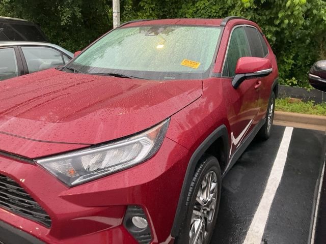 Used 2020 Toyota RAV4 XLE Premium FWD image 11