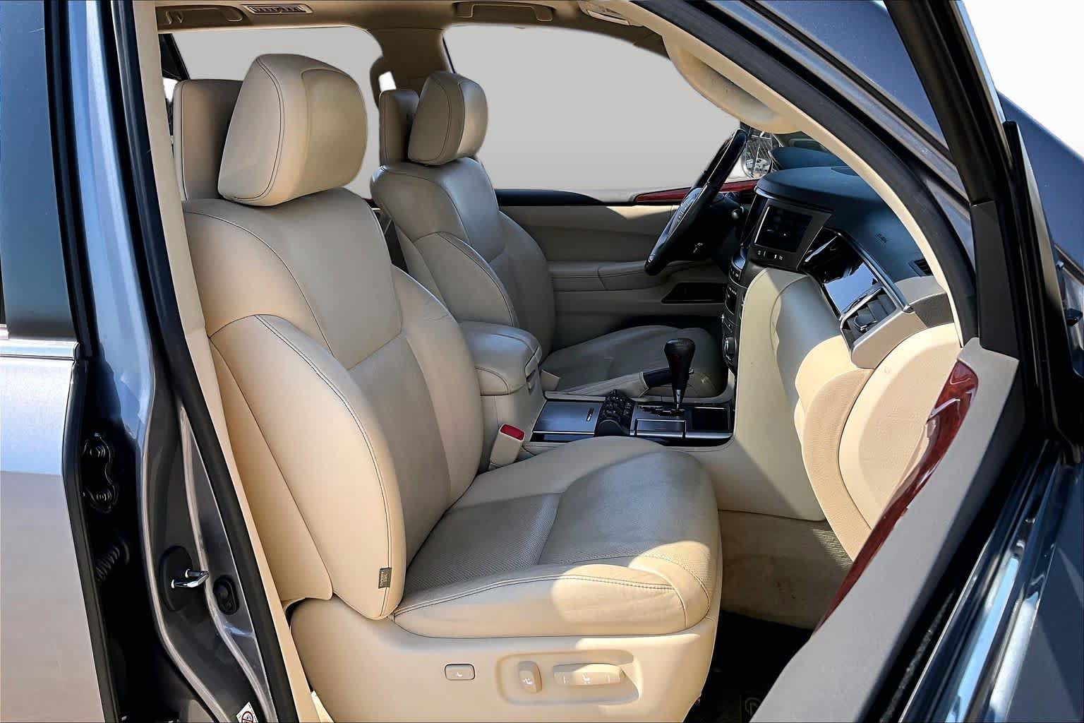 Used 2014 Lexus LX 570 4WD image 9