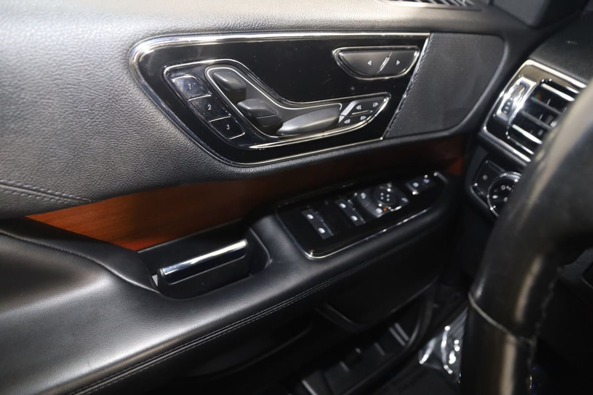 Used 2020 Lincoln Navigator Reserve AWD/4WD image 26