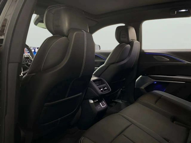 Used 2024 Cadillac Lyriq Luxury RWD image 48