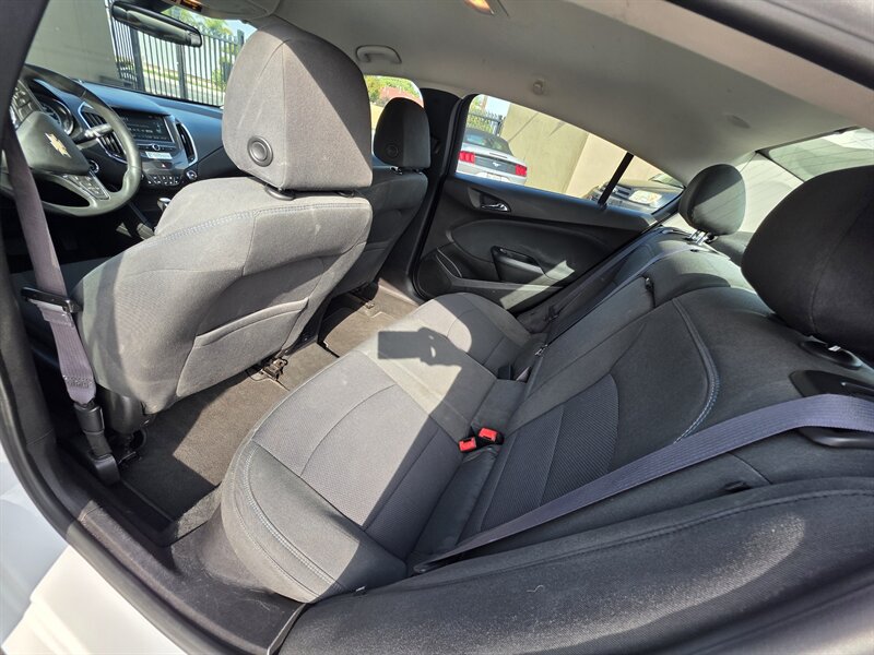 Used 2017 Chevrolet Cruze LT w/ Convenience Package FWD image 15