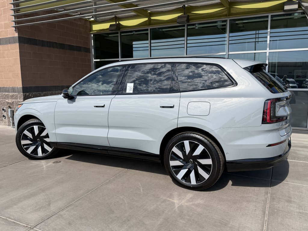 Used 2025 Volvo EX90 Ultra AWD/4WD image 5