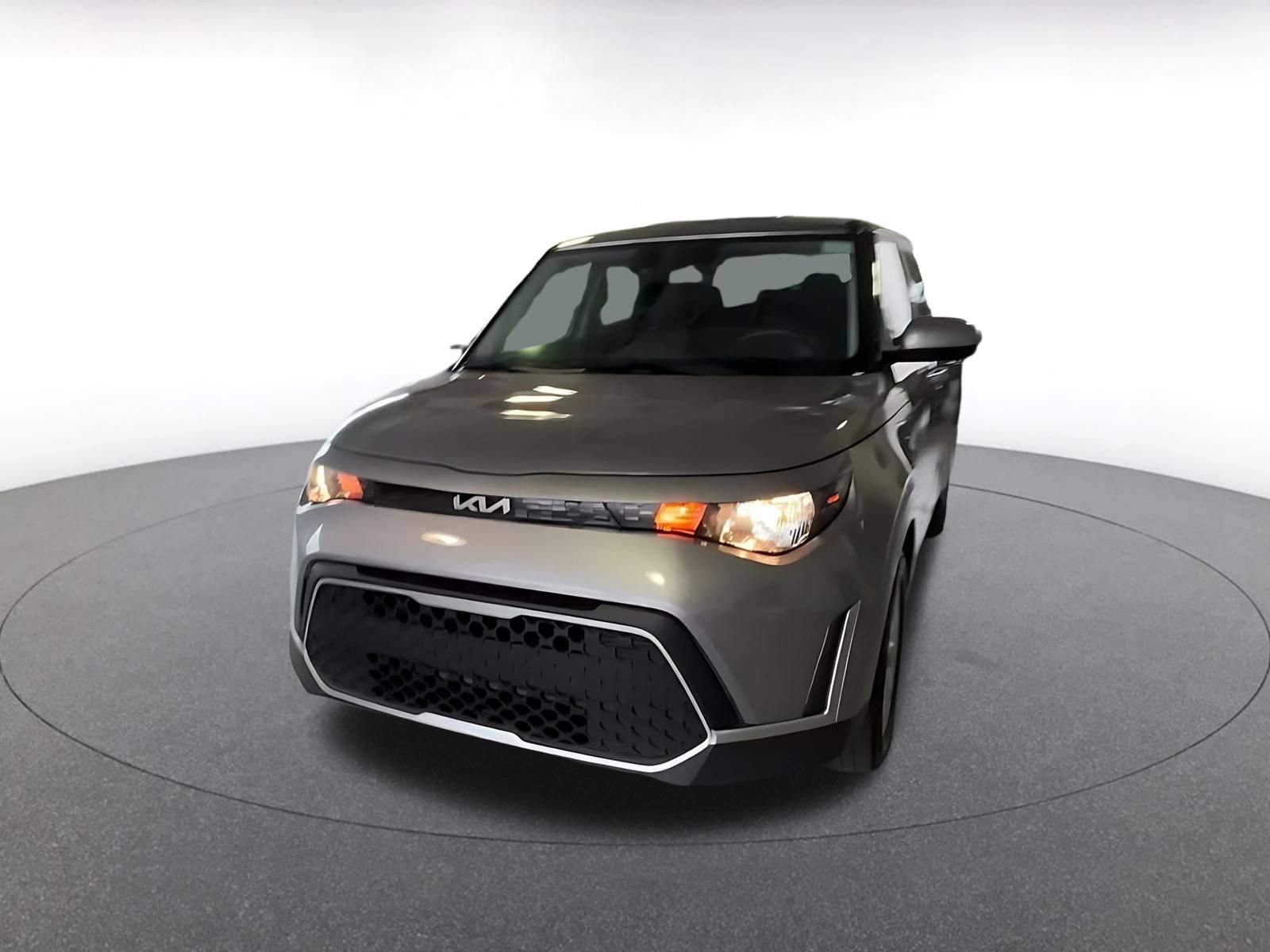 Used 2025 Kia Soul LX w/ LX Technology Package FWD image 13