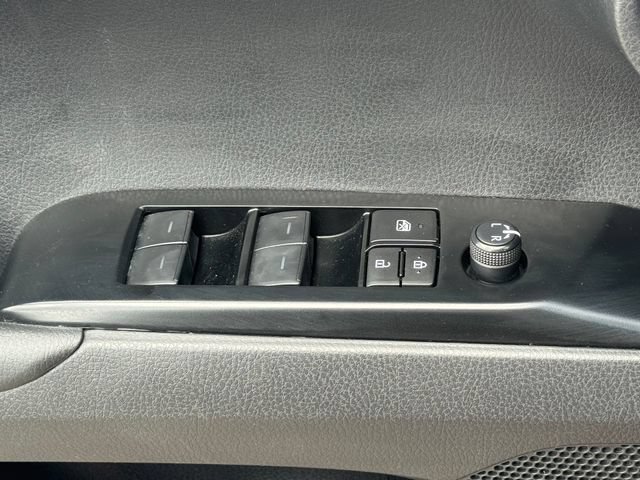 Used 2025 Toyota Camry SE FWD image 28