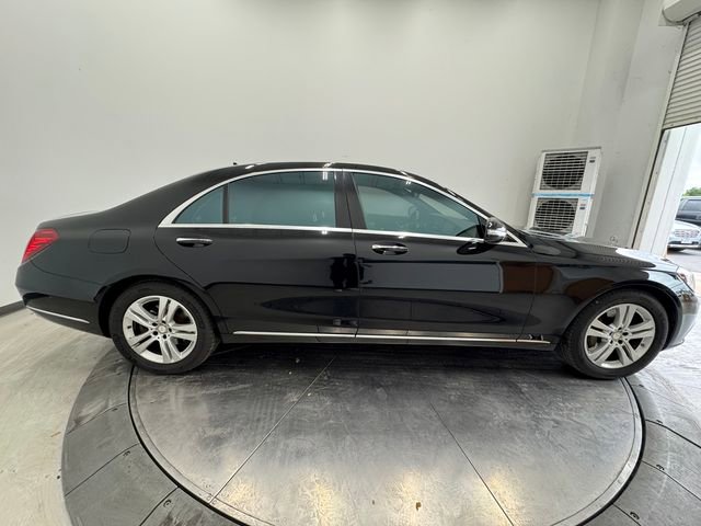Used 2017 Mercedes-Benz S 550 Sedan image 14