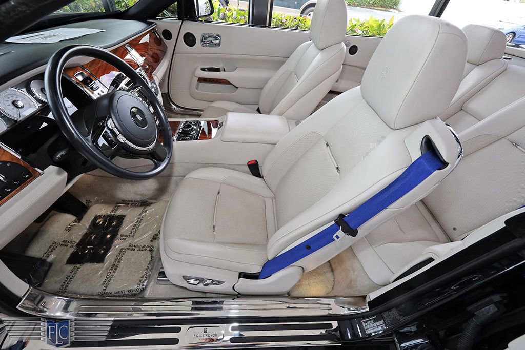 Used 2016 Rolls-Royce Dawn RWD image 14
