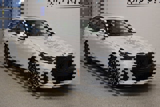 New 2026 BMW 530i xDrive w/ M Sport Package