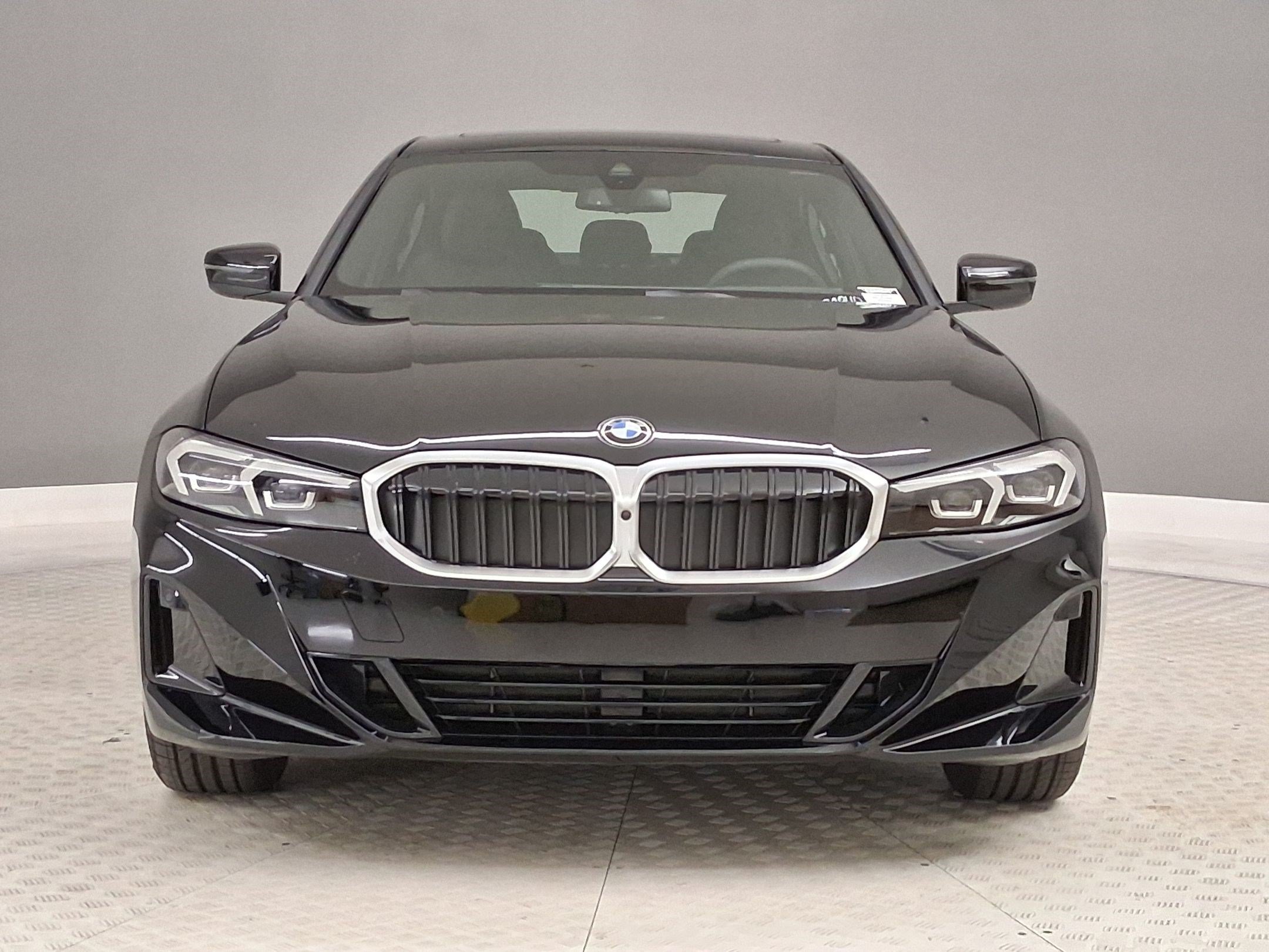New 2026 BMW 330i Sedan w/ Convenience Package RWD image 4