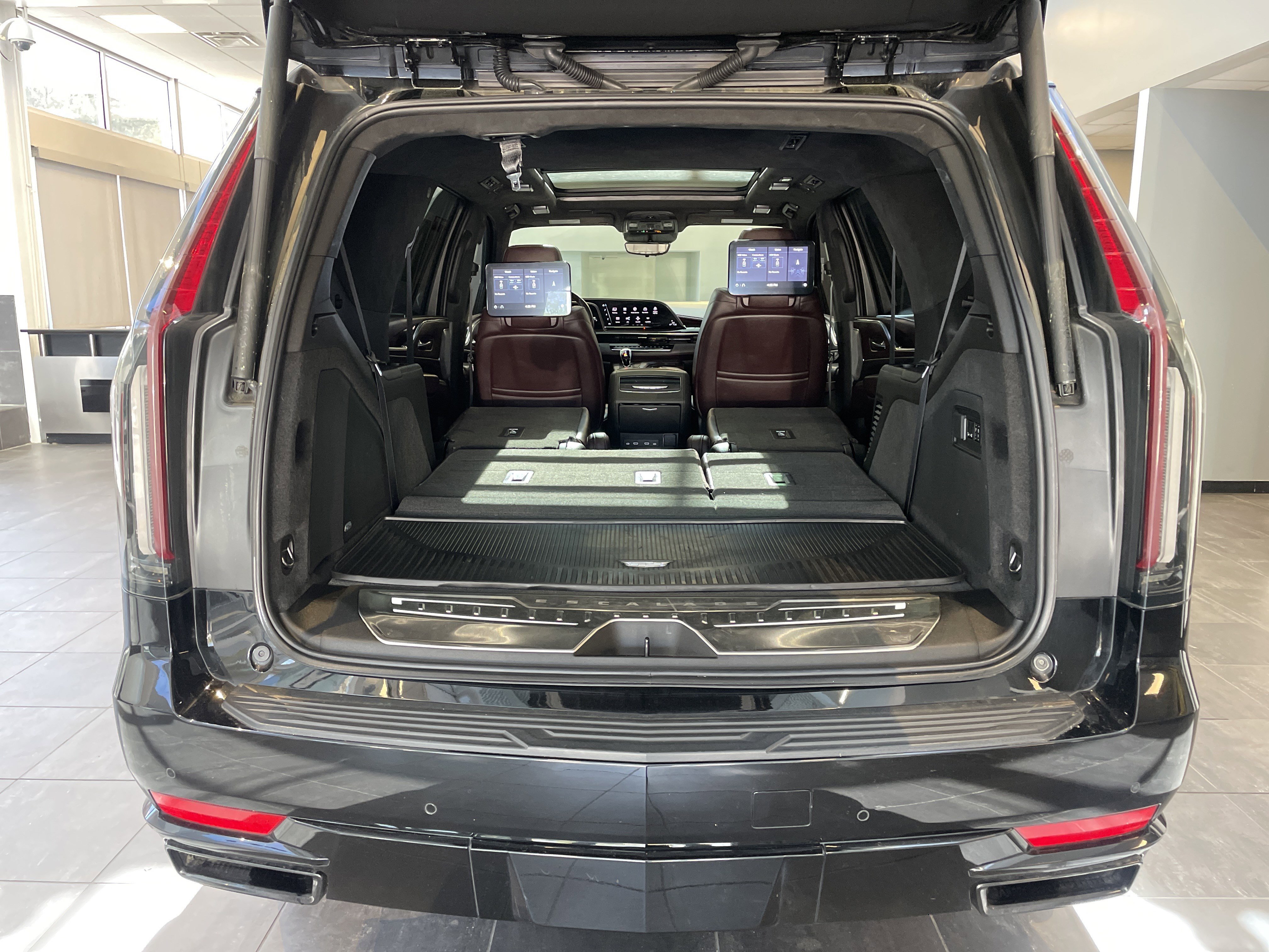 Used 2021 Cadillac Escalade Sport Platinum image 45