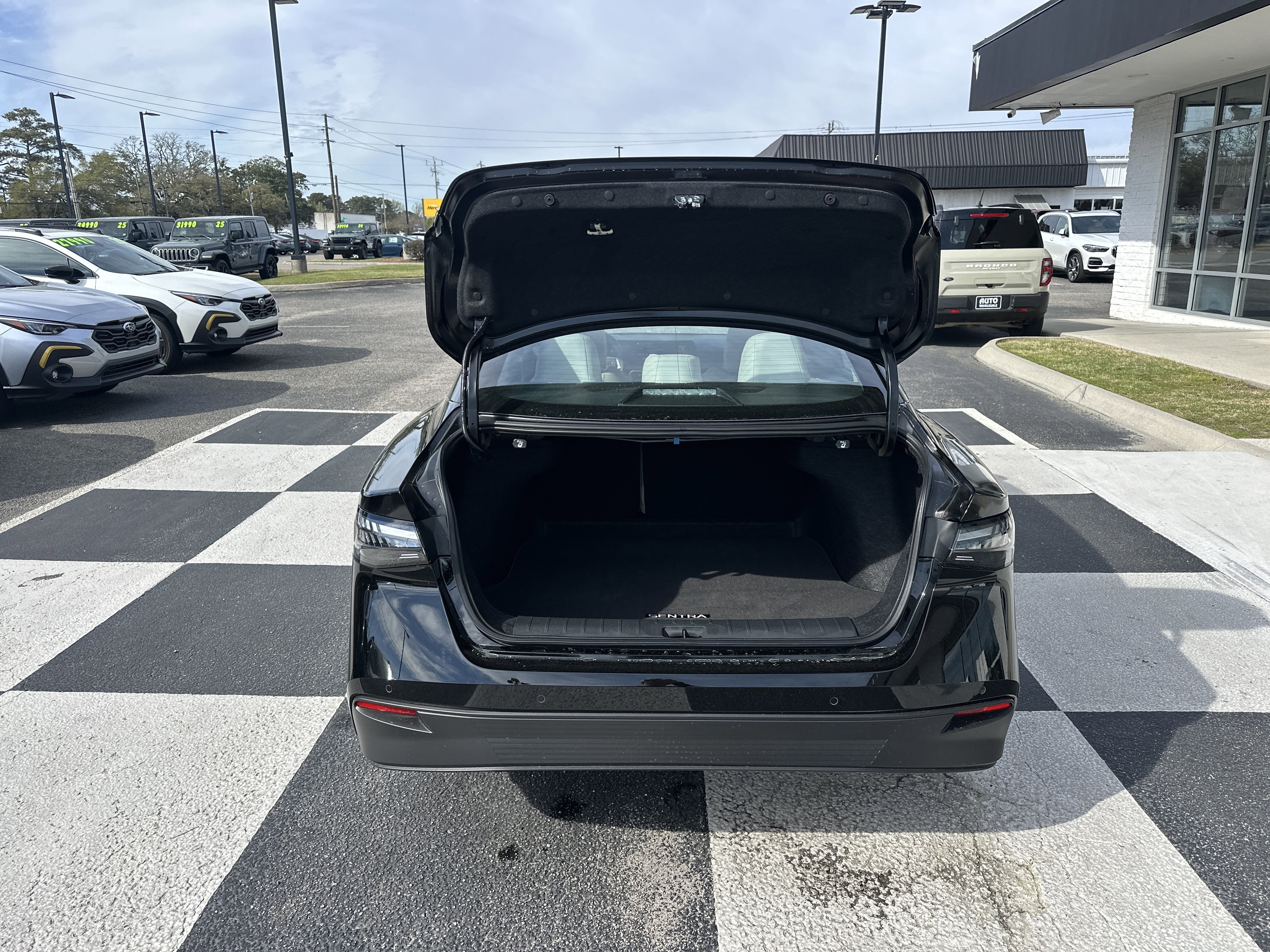 Used 2026 Nissan Sentra SL w/ Floor Mat Package FWD image 5