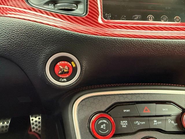 Used 2016 Dodge Challenger R/T Scat Pack w/ Leather Interior Group image 19