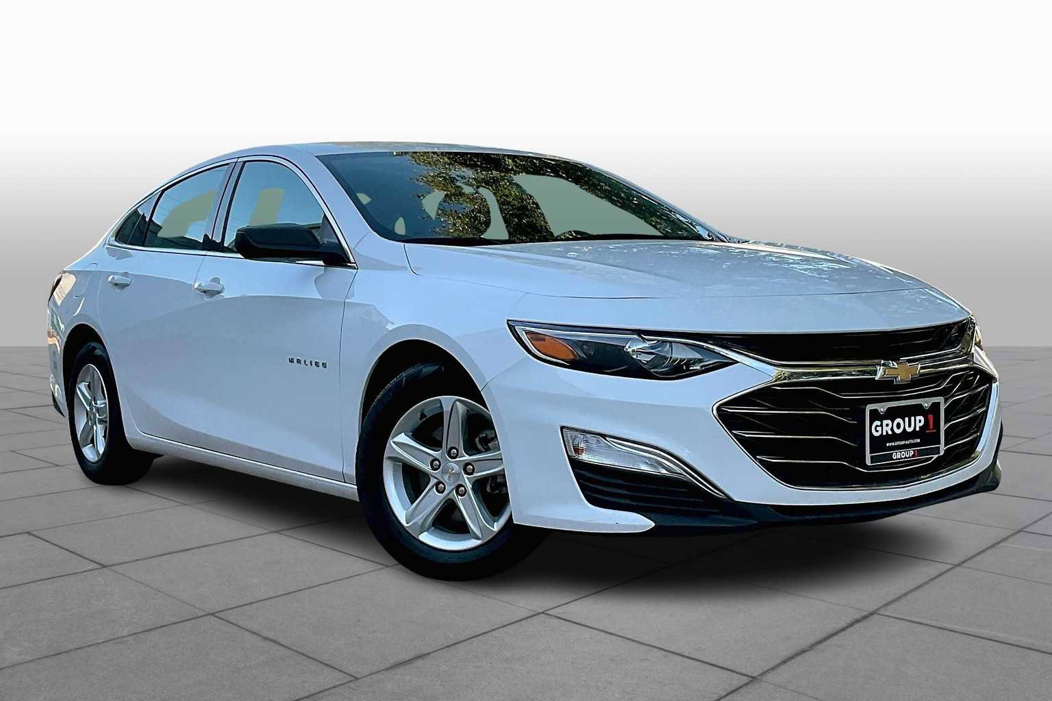 Used 2023 Chevrolet Malibu LS image 2