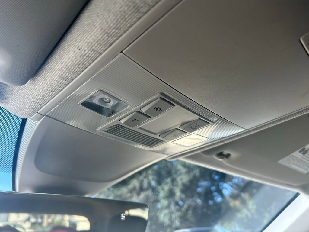 Used 2022 Volkswagen Tiguan SE image 55