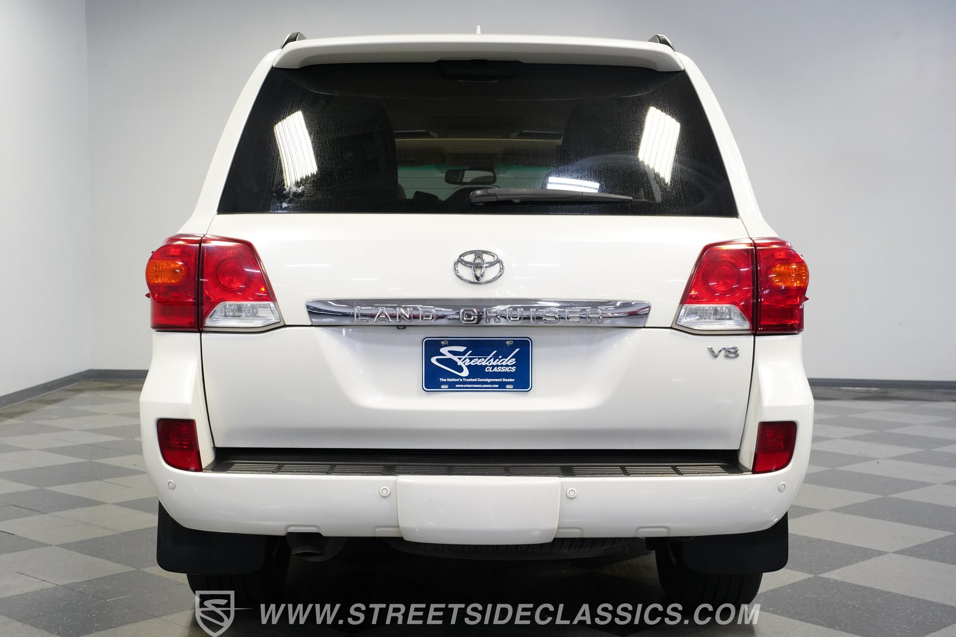 Used 2013 Toyota Land Cruiser AWD/4WD image 11