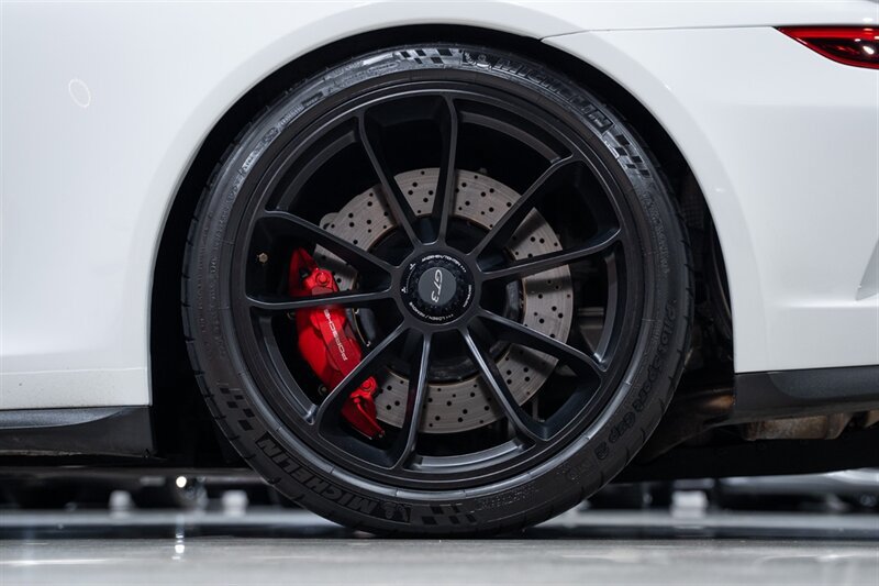 Used 2018 Porsche 911 GT3 RWD image 13