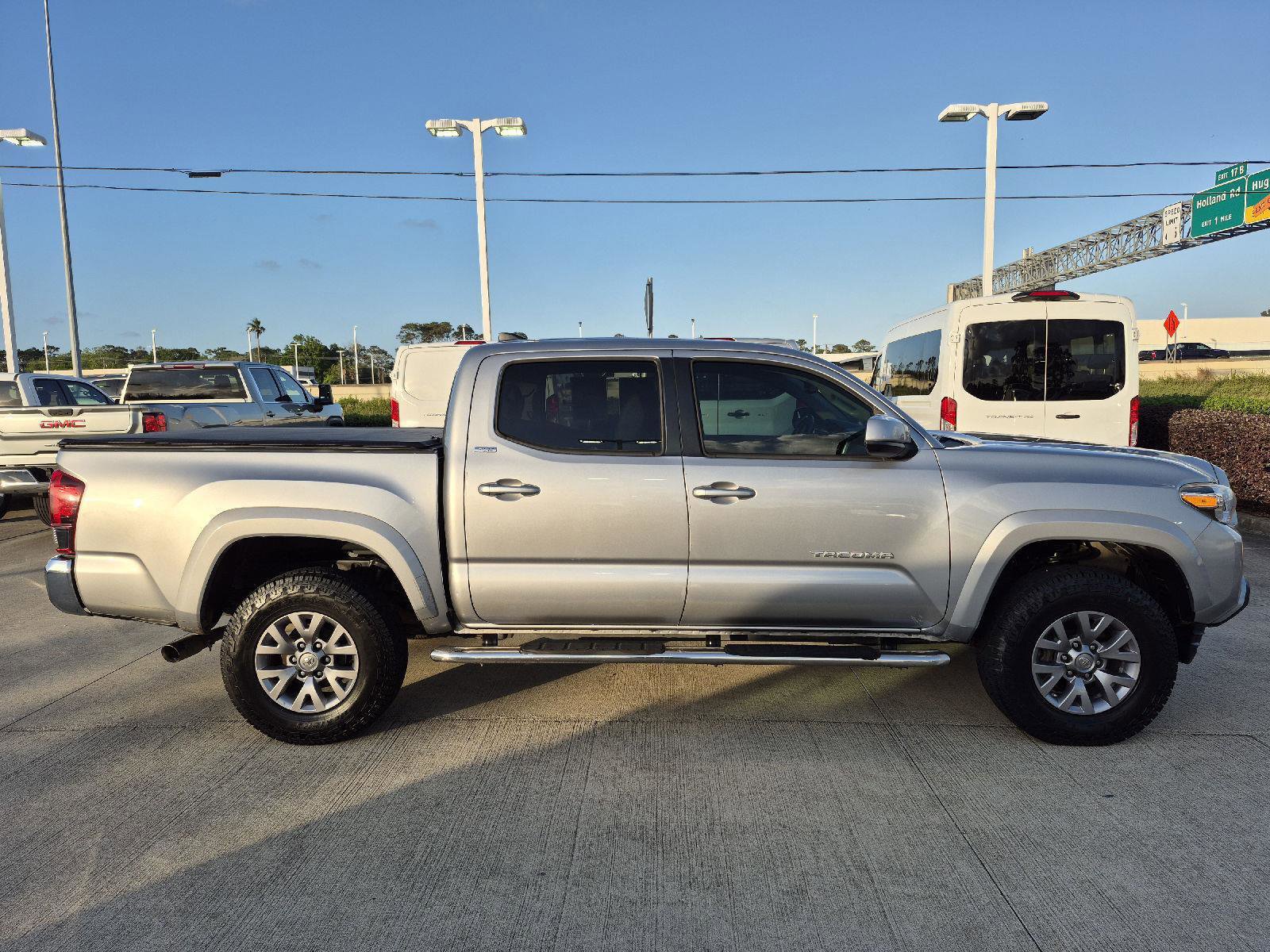 Used 2019 Toyota Tacoma SR5 RWD image 11
