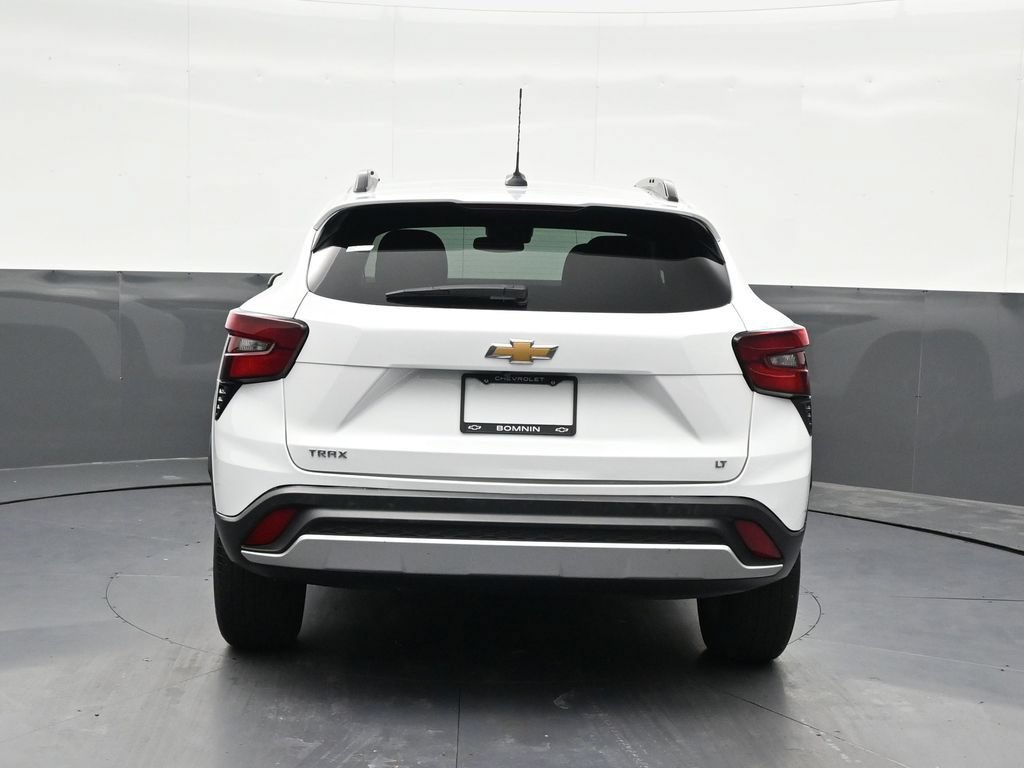 Used 2024 Chevrolet Trax LT FWD image 4