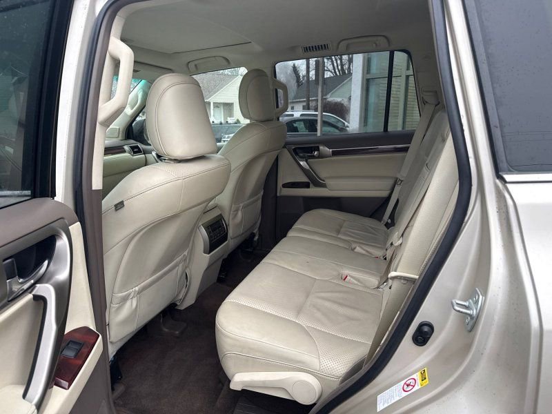 Used 2010 Lexus GX 460 image 14