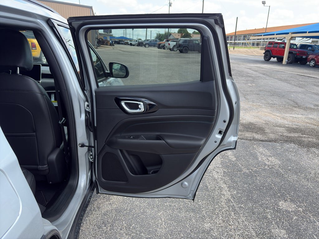 New 2026 Jeep Compass Latitude AWD/4WD image 17