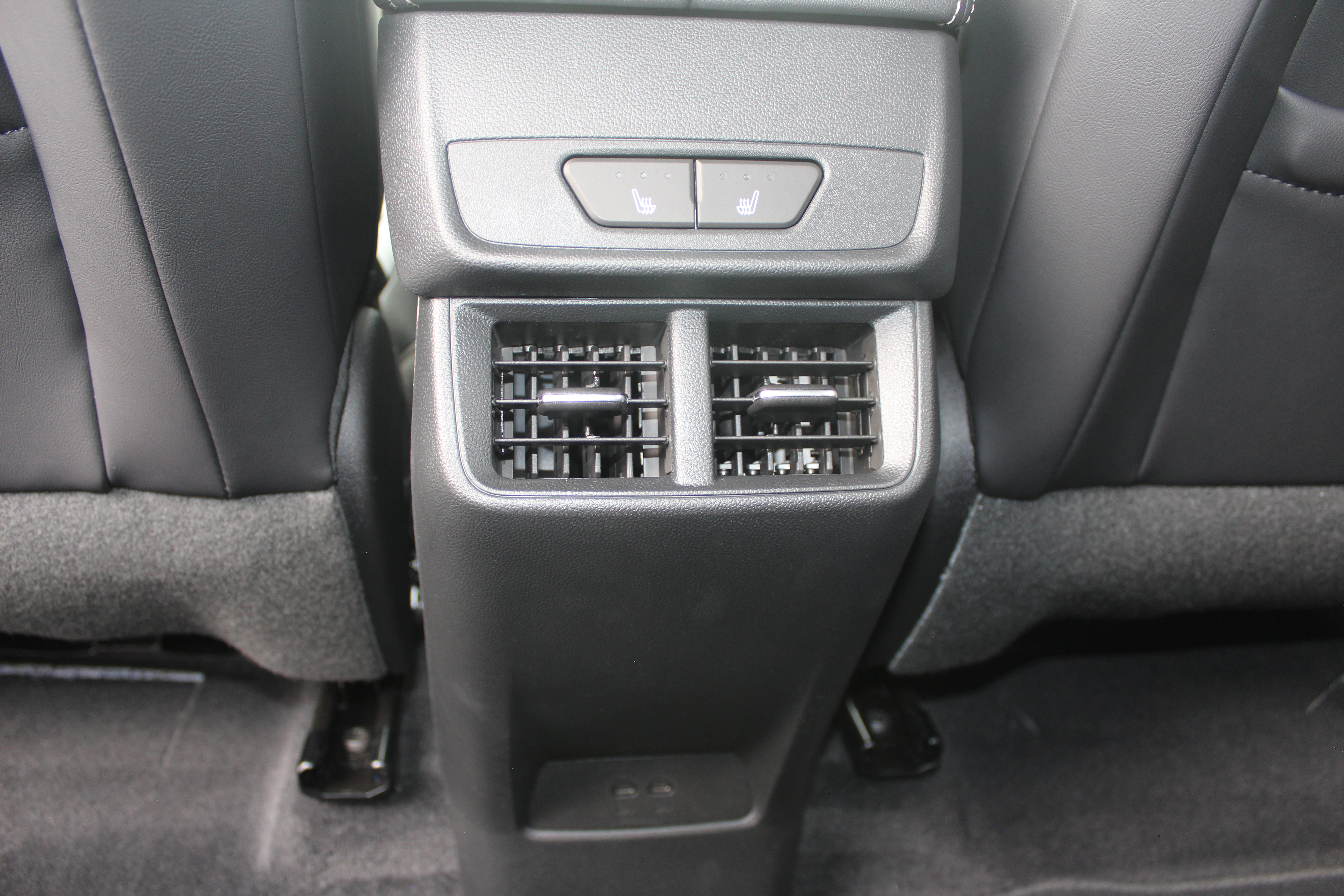 New 2025 GMC Terrain Elevation w/ Elevation Premium Package image 38