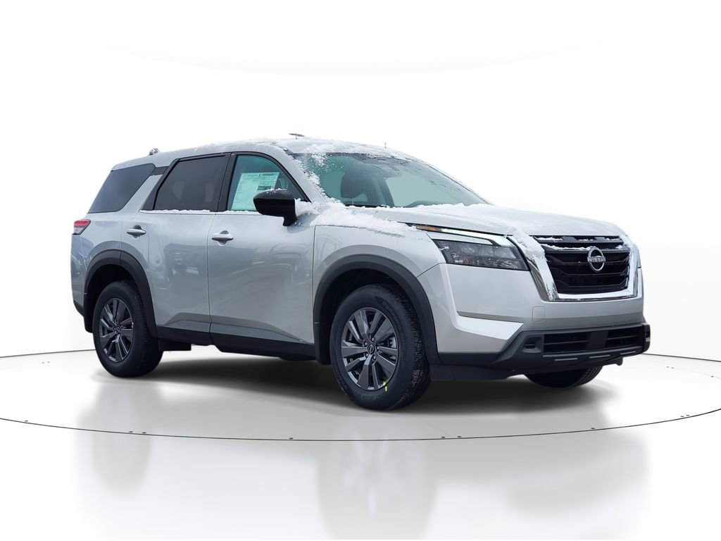 New 2025 Nissan Pathfinder S image 4