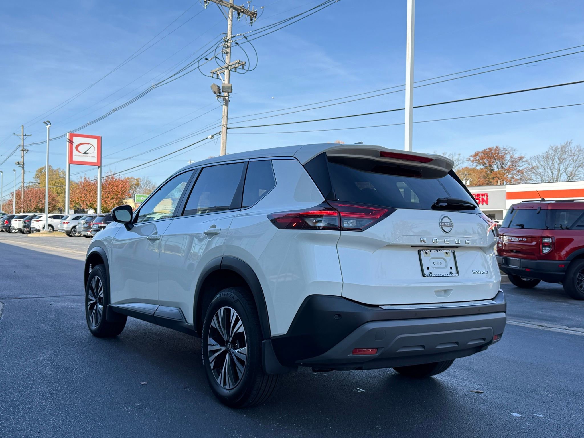Used 2023 Nissan Rogue SV image 3