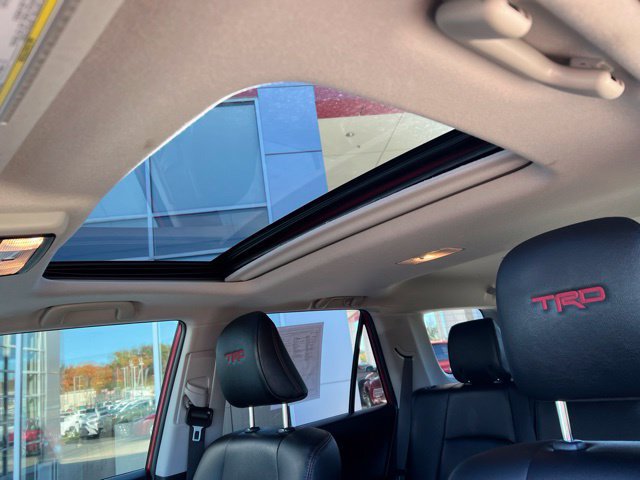 Used 2023 Toyota 4Runner TRD Off-Road Premium w/ Moonroof Package AWD/4WD image 26