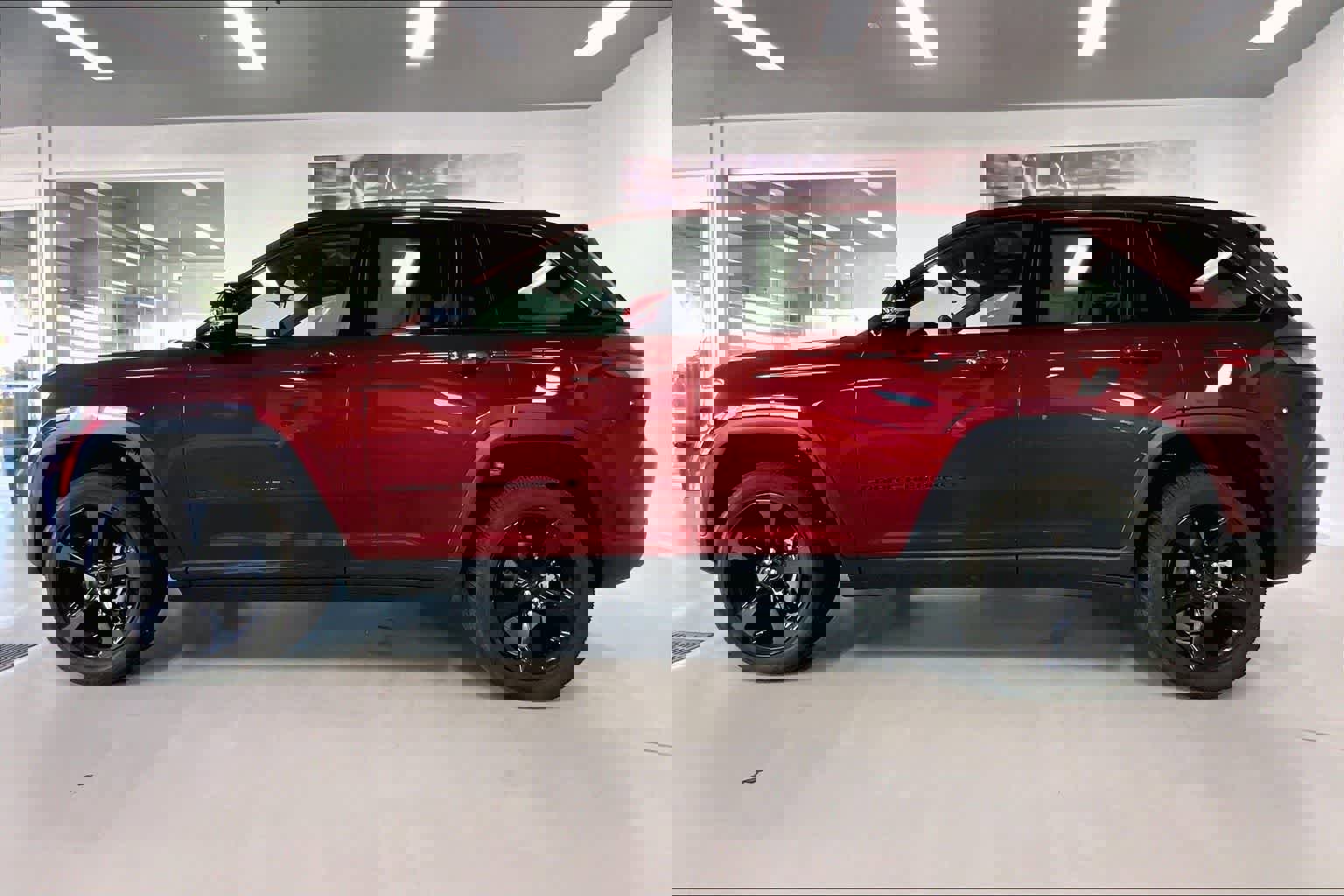 Used 2023 Jeep Grand Cherokee Altitude image 3
